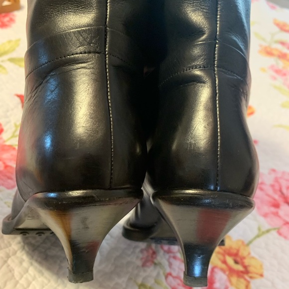 Prada Soft Leather Black boots with Kitten heels - Picture 4 of 16